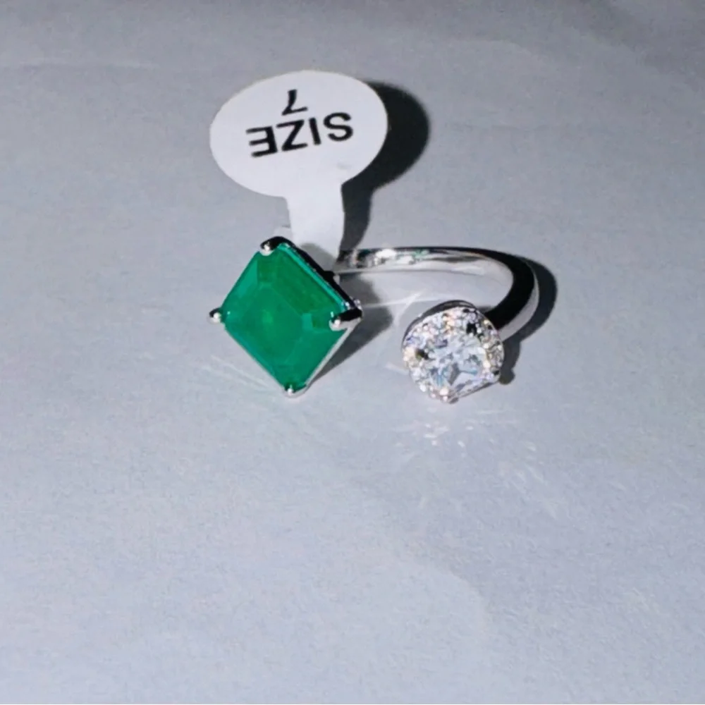 14k White Gold Vermeil Swarovski Crystal w/ Green Stone Custom made ring, Gift - Picture 1 of 6